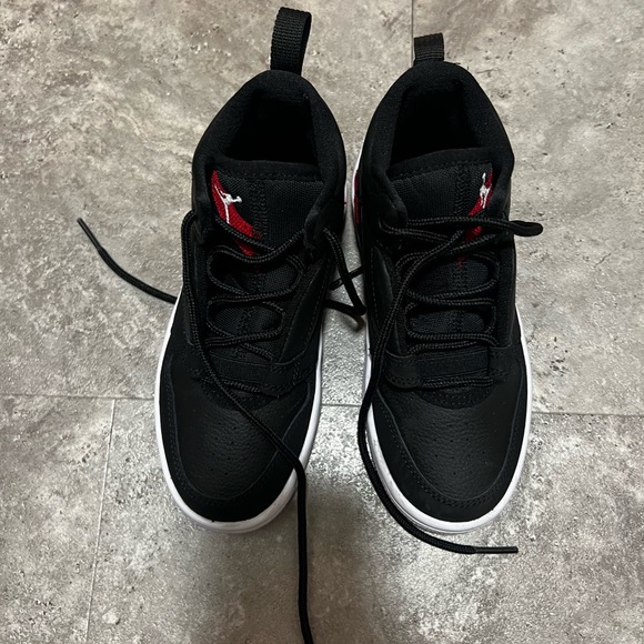Boys 12C Jordans - Picture 3 of 6